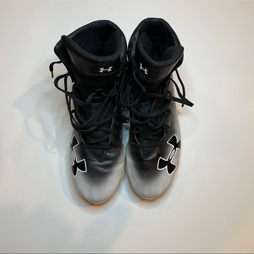 Black and White Under Armor Football Shoes - Picture 2 of 6